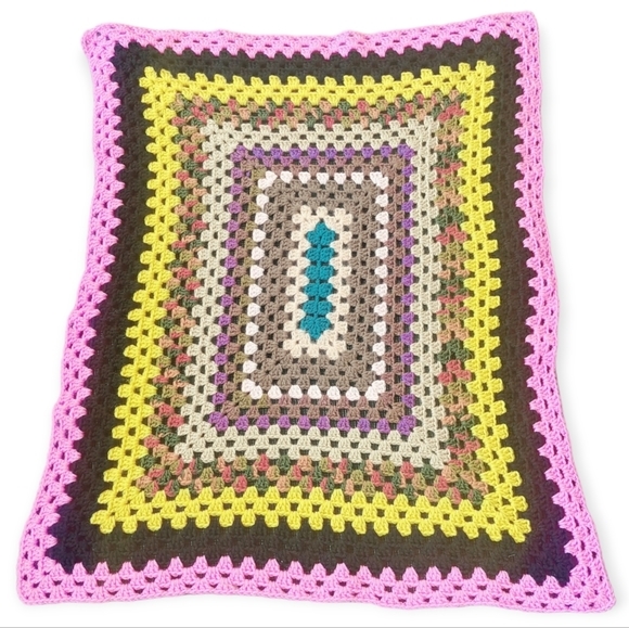 Vintage‎ Granny Square Crocheted  Afghan 70's boho Electric style - Picture 3 of 6